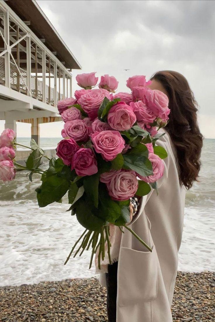 ParcelGardenHub workshop space where corporate flower arrangements are designed and prepared for business delivery